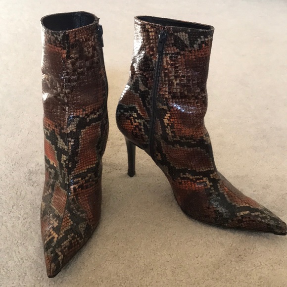 Stuart Weitzman snake print boot size 10 - Picture 1 of 8